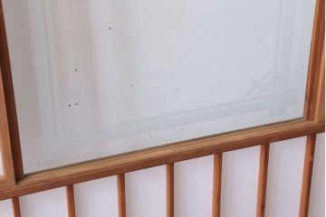 和製アンティーク　腰板黒柿材!デザインガラス入りの古い雪見障子戸2枚セット(1)(引き戸、擦り上げ障子戸、擦上障子戸)