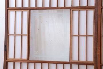  和製アンティーク　腰板黒柿材!デザインガラス入りの古い雪見障子戸2枚セット(2)(引き戸、擦り上げ障子戸、擦上障子戸)