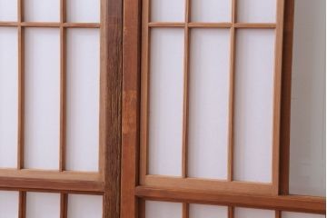  和製アンティーク　腰板黒柿材!デザインガラス入りの古い雪見障子戸2枚セット(2)(引き戸、擦り上げ障子戸、擦上障子戸)