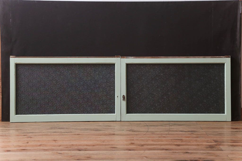 アンティーク　ダイヤガラス入り!ミントグリーンペイントのガラス戸2枚セット(窓)(1)