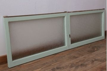 アンティーク　ダイヤガラス入り!ミントグリーンペイントのガラス戸2枚セット(窓)(1)