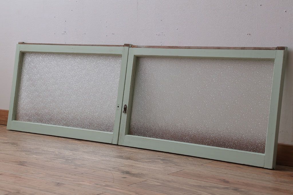 アンティーク　ダイヤガラス入り!ミントグリーンペイントのガラス戸2枚セット(窓)(1)