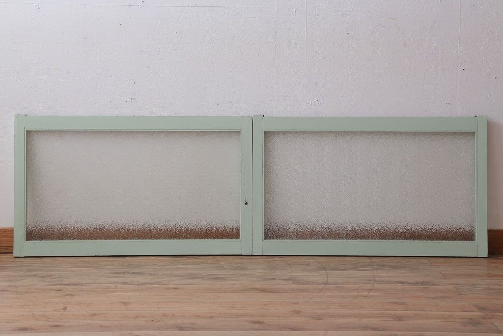 アンティーク　ダイヤガラス入り!ミントグリーンペイントのガラス戸2枚セット(窓)(1)