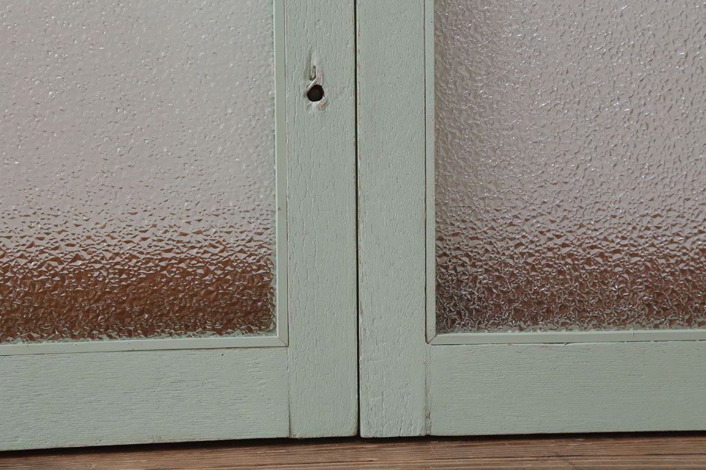 アンティーク　ダイヤガラス入り!ミントグリーンペイントのガラス戸2枚セット(窓)(1)