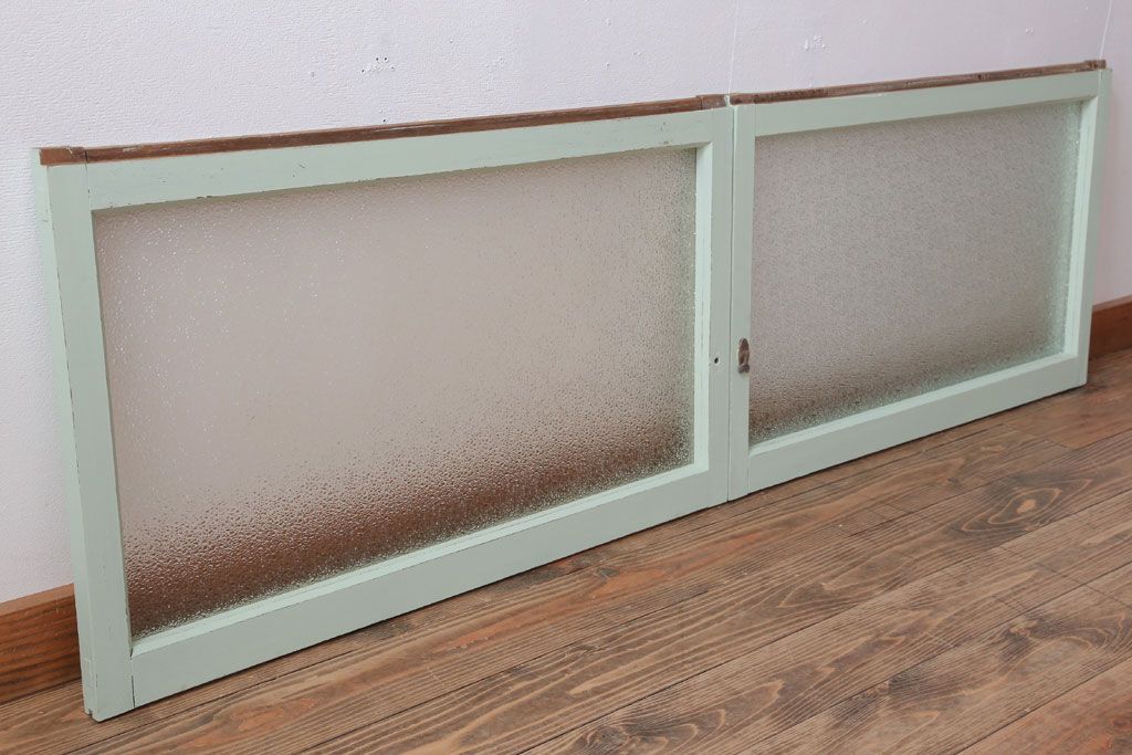 アンティーク　ダイヤガラス入り!ミントグリーンペイントのガラス戸2枚セット(窓)(2)