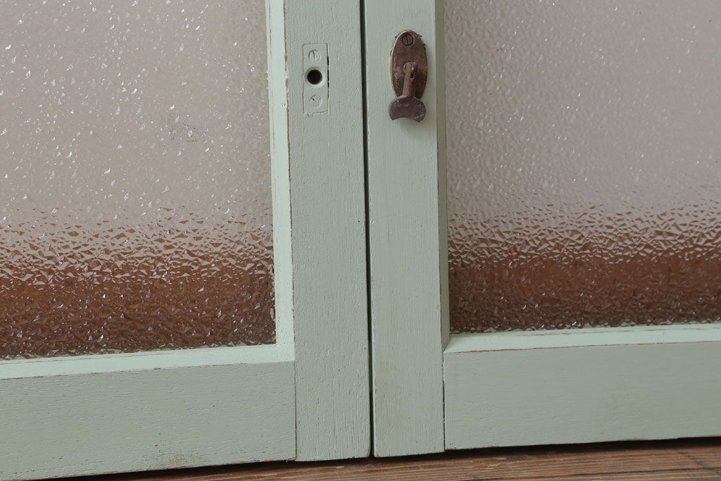 アンティーク　ダイヤガラス入り!ミントグリーンペイントのガラス戸2枚セット(窓)(2)