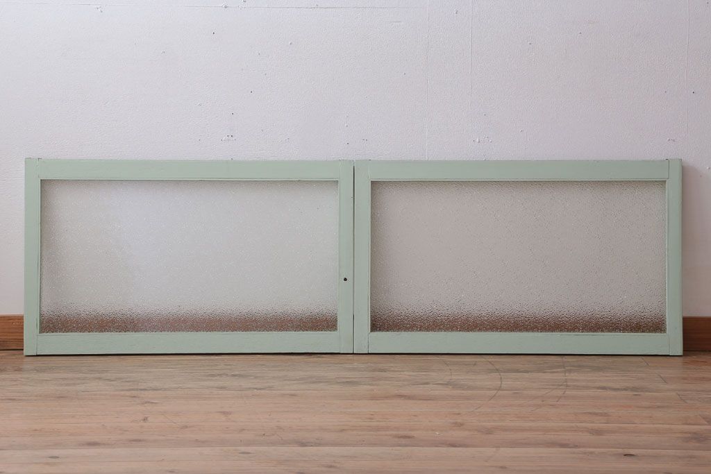 アンティーク　ダイヤガラス入り!ミントグリーンペイントのガラス戸2枚セット(窓)(2)