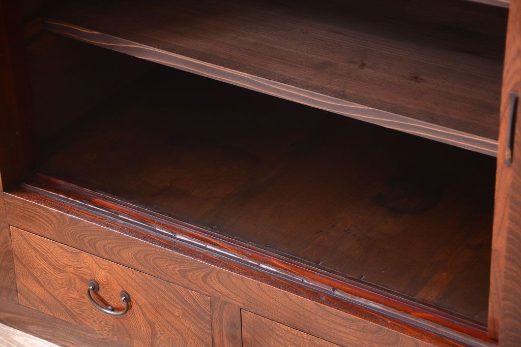 アンティーク家具　古民具・骨董　米沢地方　前面欅玉杢材!時代箪笥サイドボード(水屋箪笥)(1)