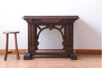 アンティーク家具　海外アンティーク　重厚なデザインの優雅なコーヒーテーブル(カフェテーブル・陳列台)