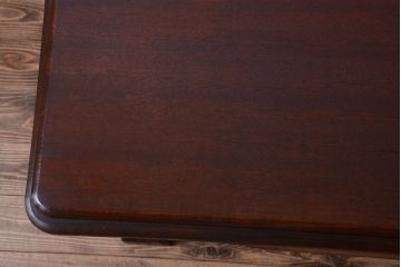 アンティーク家具　海外アンティーク　重厚なデザインの優雅なコーヒーテーブル(カフェテーブル・陳列台)