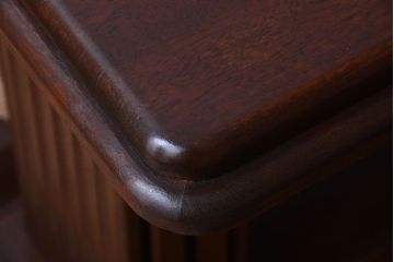 アンティーク家具　海外アンティーク　重厚なデザインの優雅なコーヒーテーブル(カフェテーブル・陳列台)