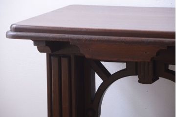 アンティーク家具　海外アンティーク　重厚なデザインの優雅なコーヒーテーブル(カフェテーブル・陳列台)