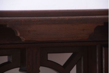 アンティーク家具　海外アンティーク　重厚なデザインの優雅なコーヒーテーブル(カフェテーブル・陳列台)