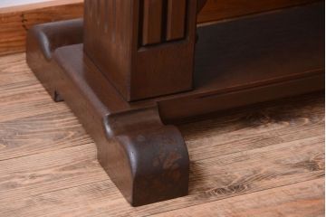 アンティーク家具　海外アンティーク　重厚なデザインの優雅なコーヒーテーブル(カフェテーブル・陳列台)