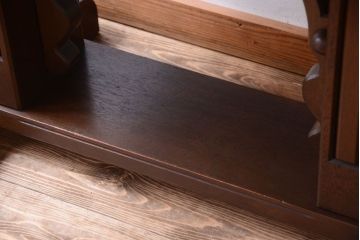 アンティーク家具　海外アンティーク　重厚なデザインの優雅なコーヒーテーブル(カフェテーブル・陳列台)