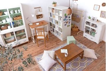 アンティーク家具　アンティークペイント　モールガラス入り!脚付き重ね収納棚(食器棚)