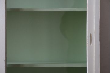 アンティーク家具　アンティークペイント　モールガラス入り!脚付き重ね収納棚(食器棚)