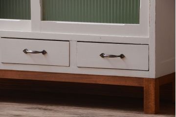 アンティーク家具　アンティークペイント　モールガラス入り!脚付き重ね収納棚(食器棚)