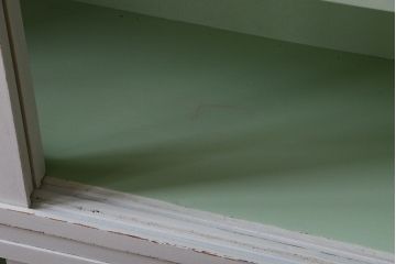 アンティーク家具　アンティークペイント　モールガラス入り!脚付き重ね収納棚(食器棚)