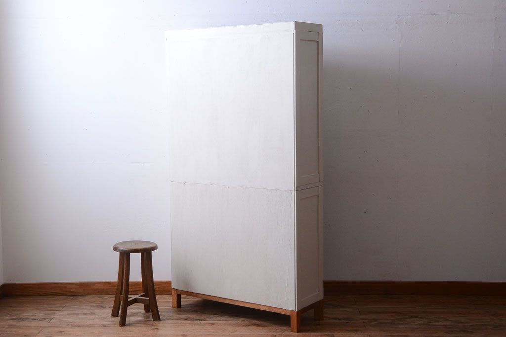 アンティーク家具　アンティークペイント　モールガラス入り!脚付き重ね収納棚(食器棚)