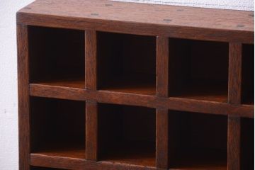 アンティーク家具　和製アンティーク　4×4　古い木製の壁掛けマス目棚(収納棚、飾り棚)(小)(2)
