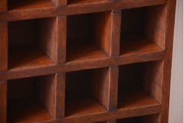 アンティーク家具　和製アンティーク　4×4　古い木製の壁掛けマス目棚(収納棚、飾り棚)(小)(2)