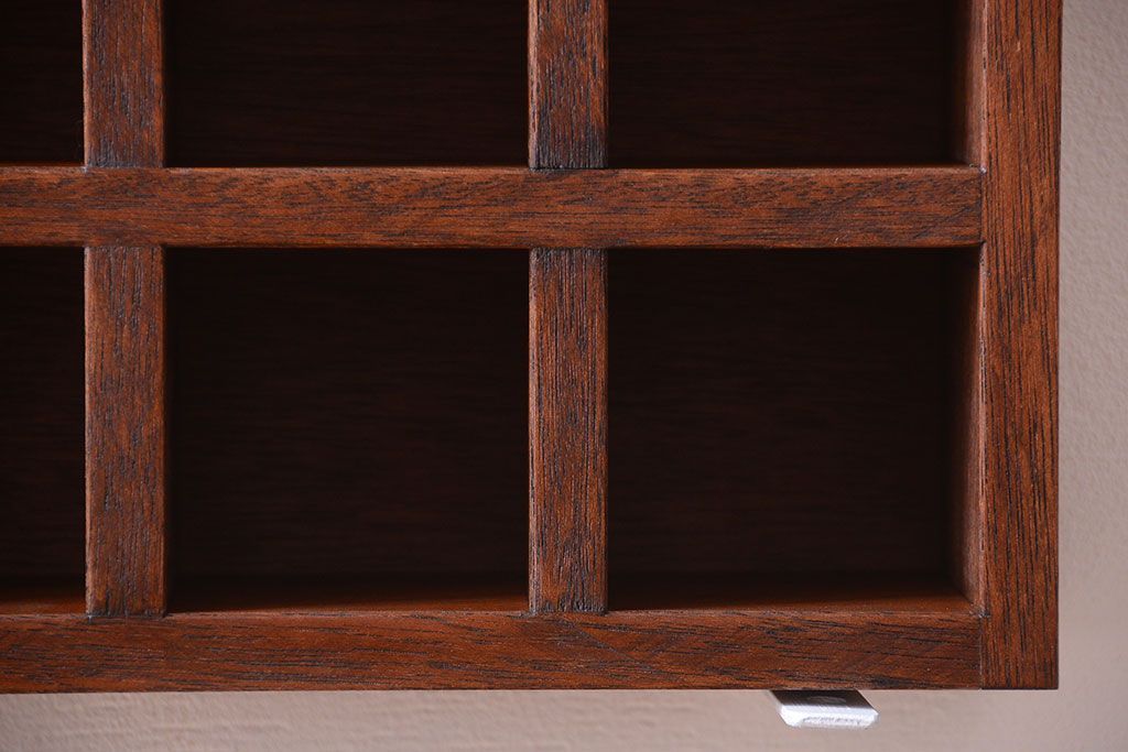 アンティーク家具　和製アンティーク　4×4　古い木製の壁掛けマス目棚(収納棚、飾り棚)(小)(2)