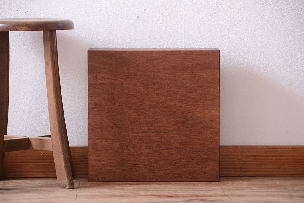 アンティーク家具　和製アンティーク　4×4　古い木製の壁掛けマス目棚(収納棚、飾り棚)(小)(2)