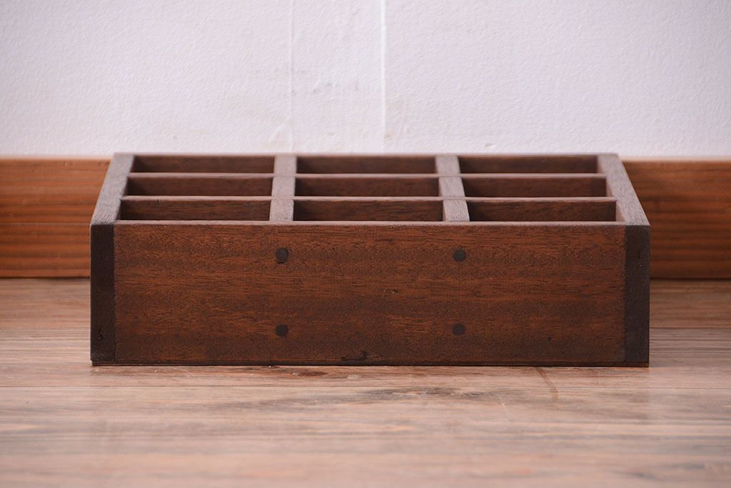 アンティーク家具　和製アンティーク　3×3　古い木製の壁掛けマス目棚(小)(1)