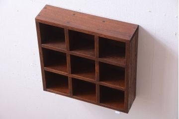 アンティーク家具　和製アンティーク　3×3　古い木製の壁掛けマス目棚(小)(2)