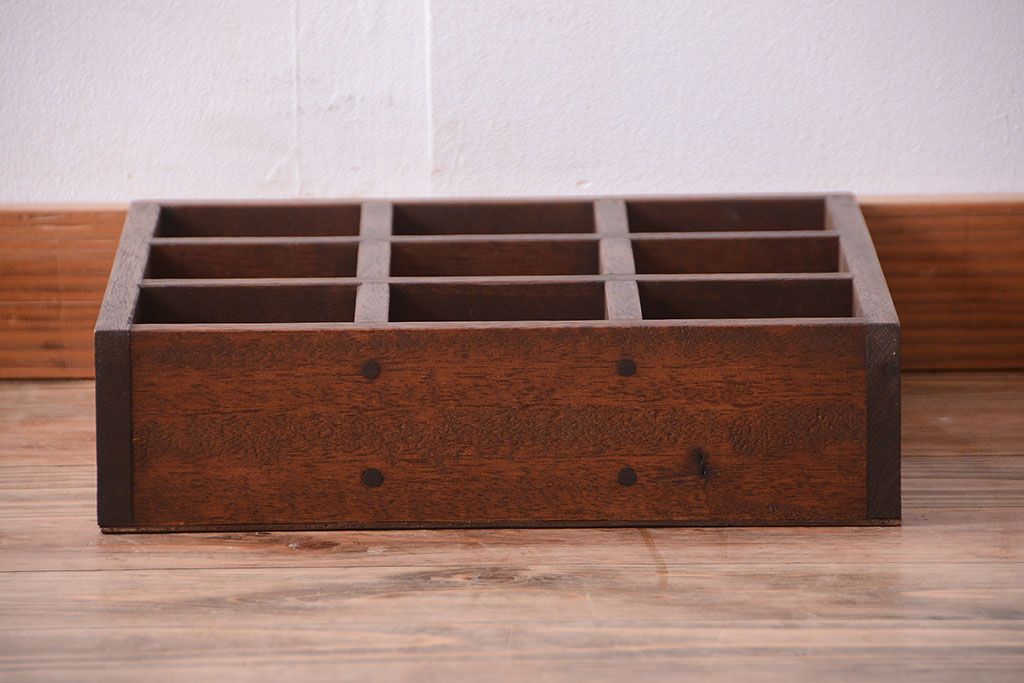 アンティーク家具　和製アンティーク　3×3　古い木製の壁掛けマス目棚(小)(2)