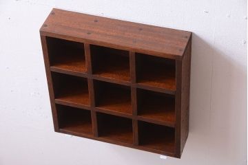 アンティーク家具　和製アンティーク　3×3　古い木製の壁掛けマス目棚(小)(3)
