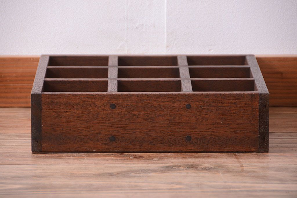 アンティーク家具　和製アンティーク　3×3　古い木製の壁掛けマス目棚(小)(3)