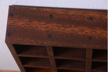アンティーク家具　和製アンティーク　3×5　古い木製の壁掛けマス目棚(収納棚、飾り棚)(1)