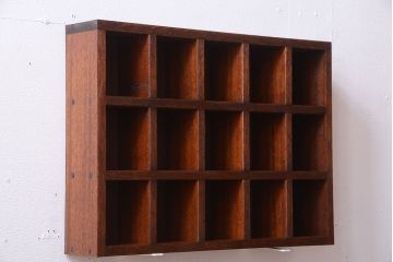 アンティーク家具　和製アンティーク　3×5　古い木製の壁掛けマス目棚(収納棚、飾り棚)(1)