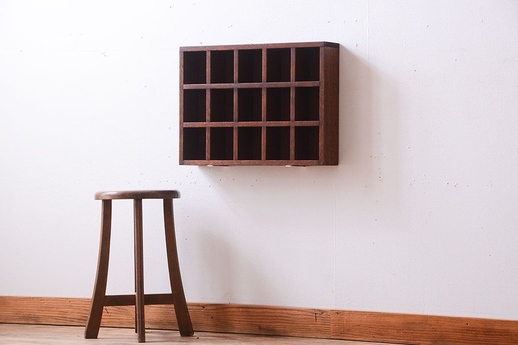 アンティーク家具　和製アンティーク　3×5　古い木製の壁掛けマス目棚(収納棚、飾り棚)(2)