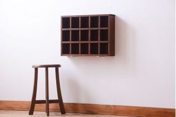 アンティーク家具　和製アンティーク　3×5　古い木製の壁掛けマス目棚(収納棚、飾り棚)(2)