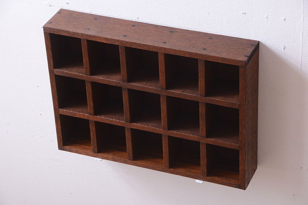 アンティーク家具　和製アンティーク　3×5　古い木製の壁掛けマス目棚(収納棚、飾り棚)(2)