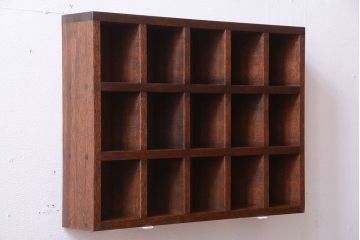 アンティーク家具　和製アンティーク　3×5　古い木製の壁掛けマス目棚(収納棚、飾り棚)(2)