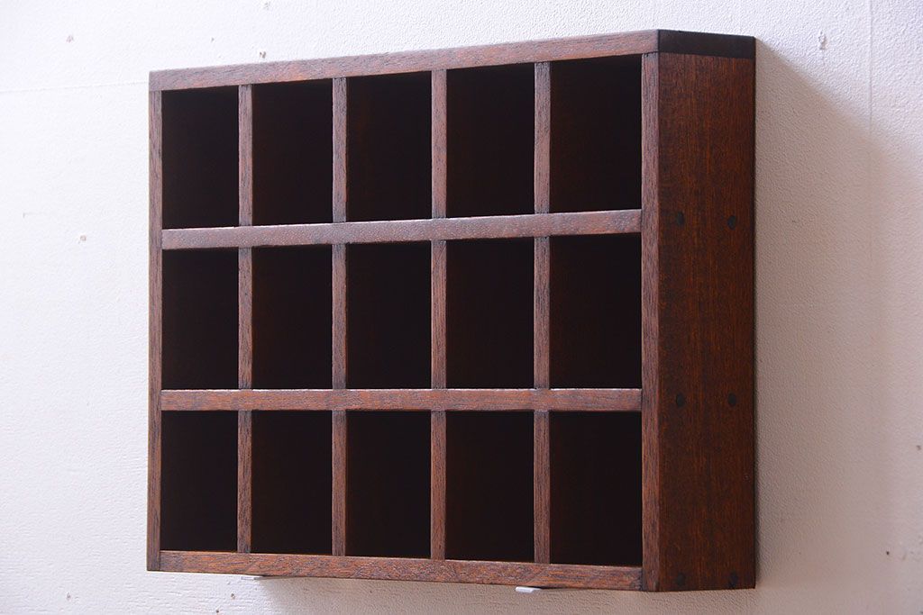 アンティーク家具　和製アンティーク　3×5　古い木製の壁掛けマス目棚(収納棚、飾り棚)(2)