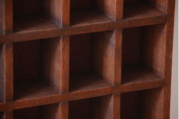 アンティーク家具　和製アンティーク　3×5　古い木製の壁掛けマス目棚(収納棚、飾り棚)(2)
