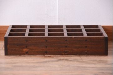 アンティーク家具　和製アンティーク　3×5　古い木製の壁掛けマス目棚(収納棚、飾り棚)(2)