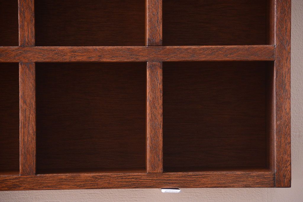 アンティーク家具　和製アンティーク　4×4　古い木製の壁掛けマス目棚(収納棚、飾り棚)(大)(1)
