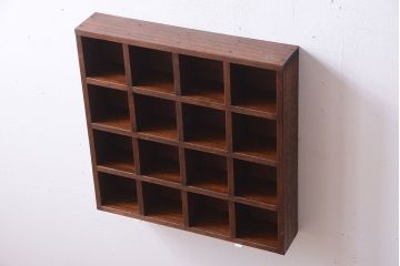 アンティーク家具　和製アンティーク　4×4　古い木製の壁掛けマス目棚(大)(2)