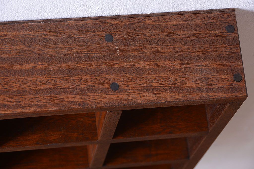 アンティーク家具　和製アンティーク　4×4　古い木製の壁掛けマス目棚(大)(2)