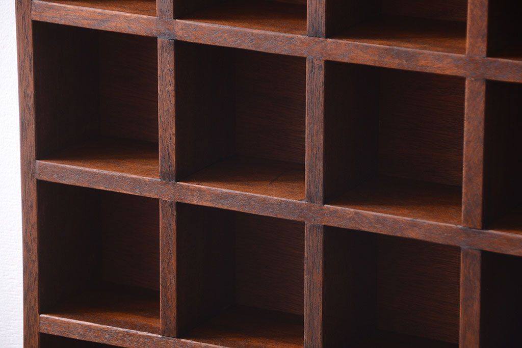 アンティーク家具　和製アンティーク　4×4　古い木製の壁掛けマス目棚(大)(2)