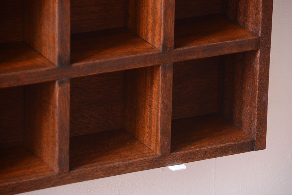 アンティーク家具　和製アンティーク　4×4　古い木製の壁掛けマス目棚(大)(2)