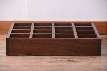 アンティーク家具　和製アンティーク　4×4　古い木製の壁掛けマス目棚(大)(2)