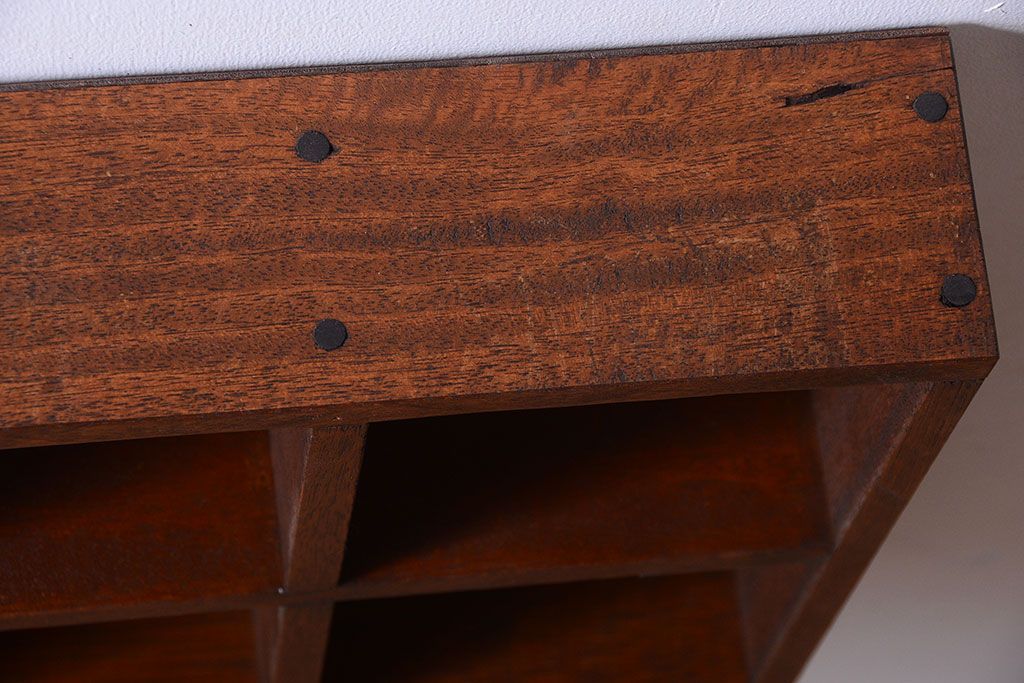 アンティーク家具　和製アンティーク　3×3　古い木製の壁掛けマス目棚(大)(1)