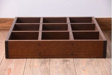 アンティーク家具　和製アンティーク　3×3　古い木製の壁掛けマス目棚(大)(1)